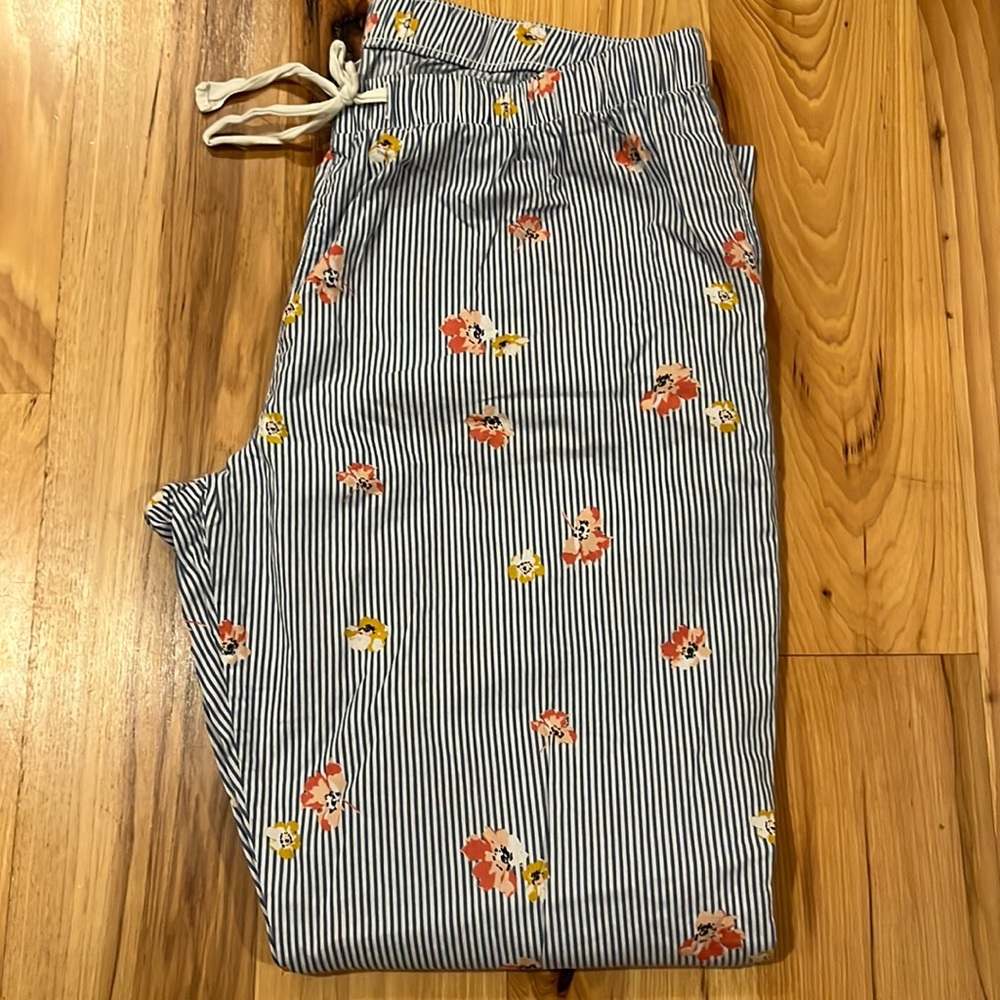 Old Navy Womens PJ bottoms. Navy/white stripes. Floral. Large